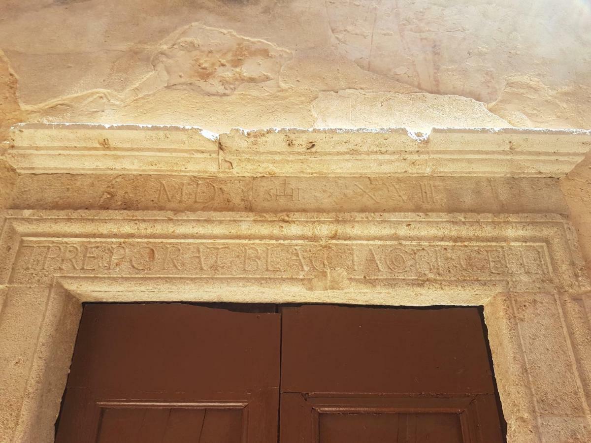 Twins' Historical Apartment Trevi Exterior photo